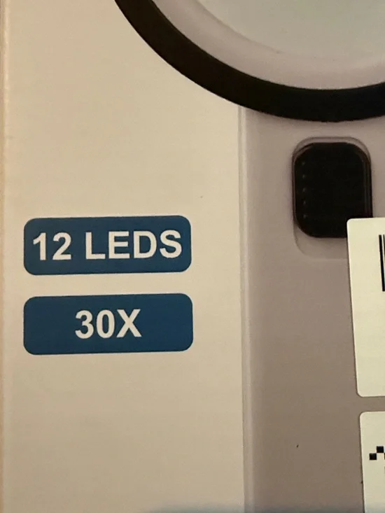 AiXPI 18 LED Magnifier - Blue Packaging - Picture 3 of 7